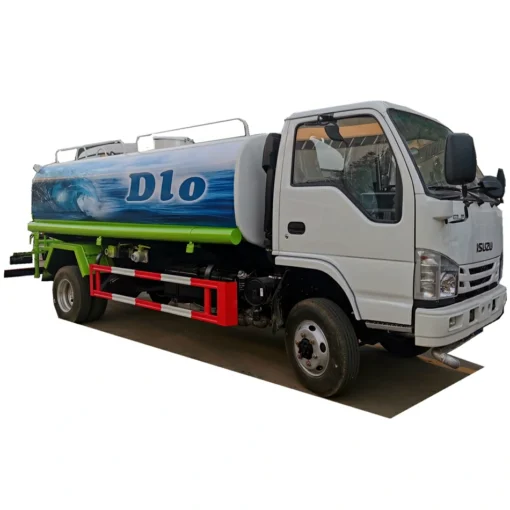 Truk tangki air 4WD Isuzu NJR 8000 liter