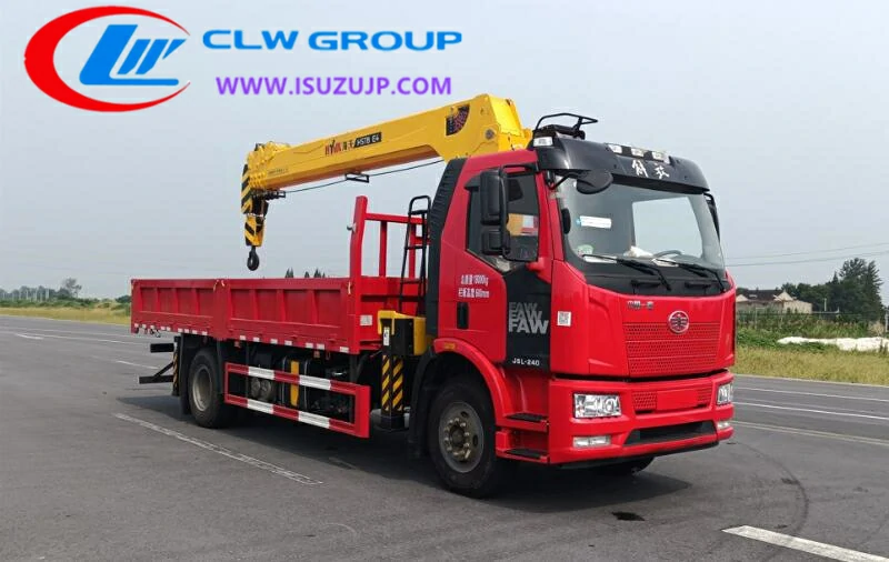 FAW 8000kg self loading truck with boom Ecuador
