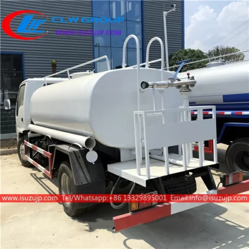 Caminhão aspersor de água ISUZU NHR 5000 litros