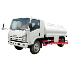 ISUZU NQR 2500 gallon stainless steel water tanker