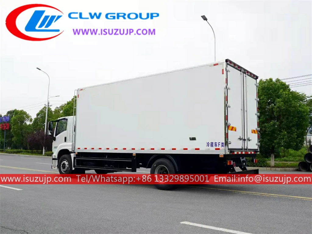 Isuzu Giga 6.8m reefer box truck