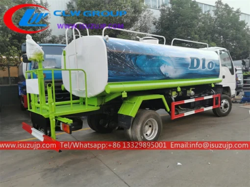 Carro de agua de 2000 galones con tracción en las cuatro ruedas isuzu a la venta