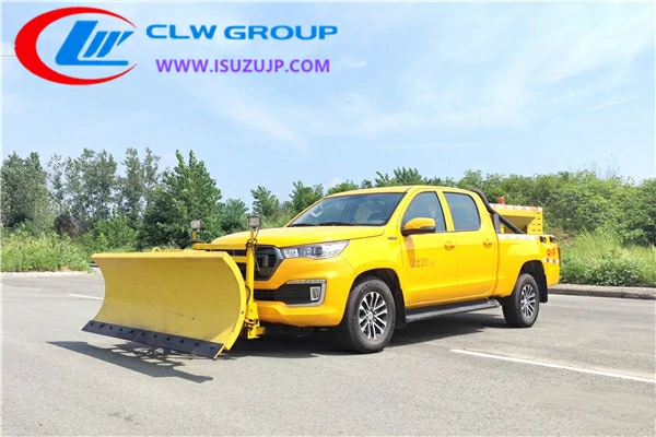 Small Foton off-road pickup snow removal vehicle