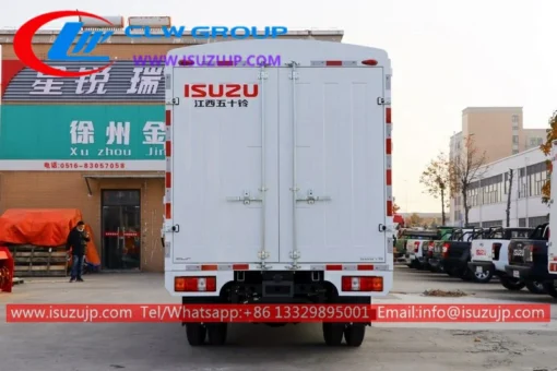 Camion con stanti a pianale ribassato Isuzu 5mt