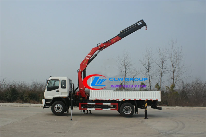 Isuzu FTR 8 ton folding crane truck