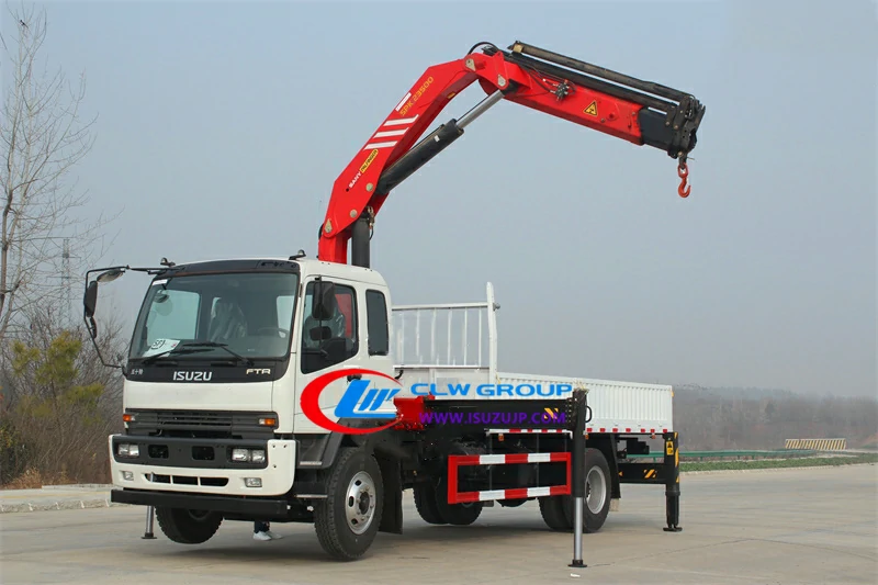 Isuzu FTR 8t knuckle boom crane