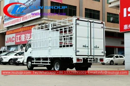 Camion con palo Isuzu NJR 4 metri