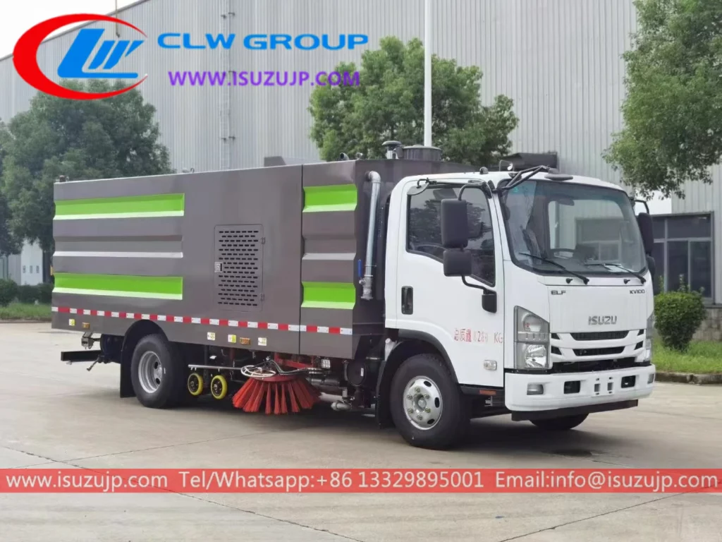 Isuzu washing sweeper