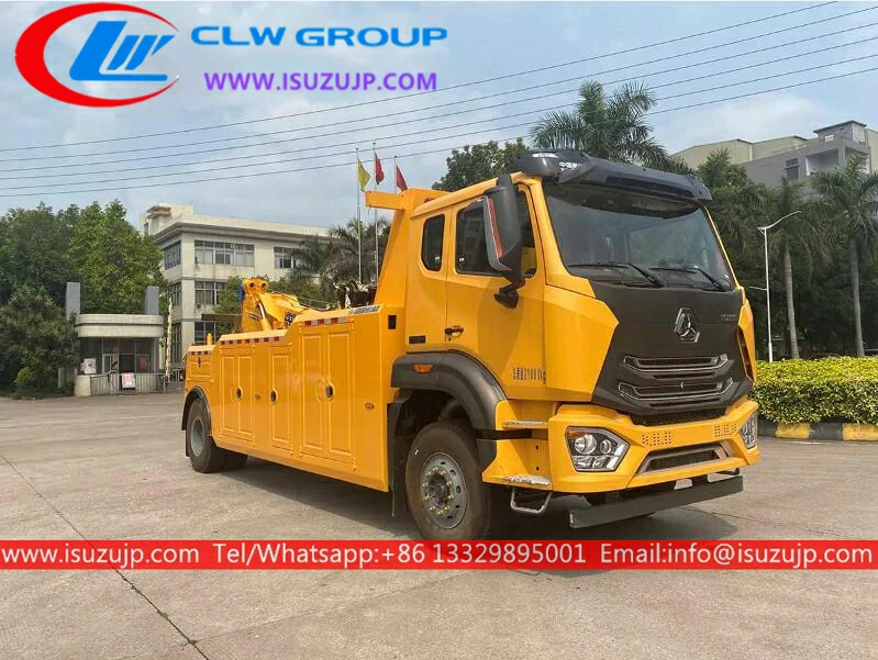 Sinotruk 16 ton rotator crane truck Kenya