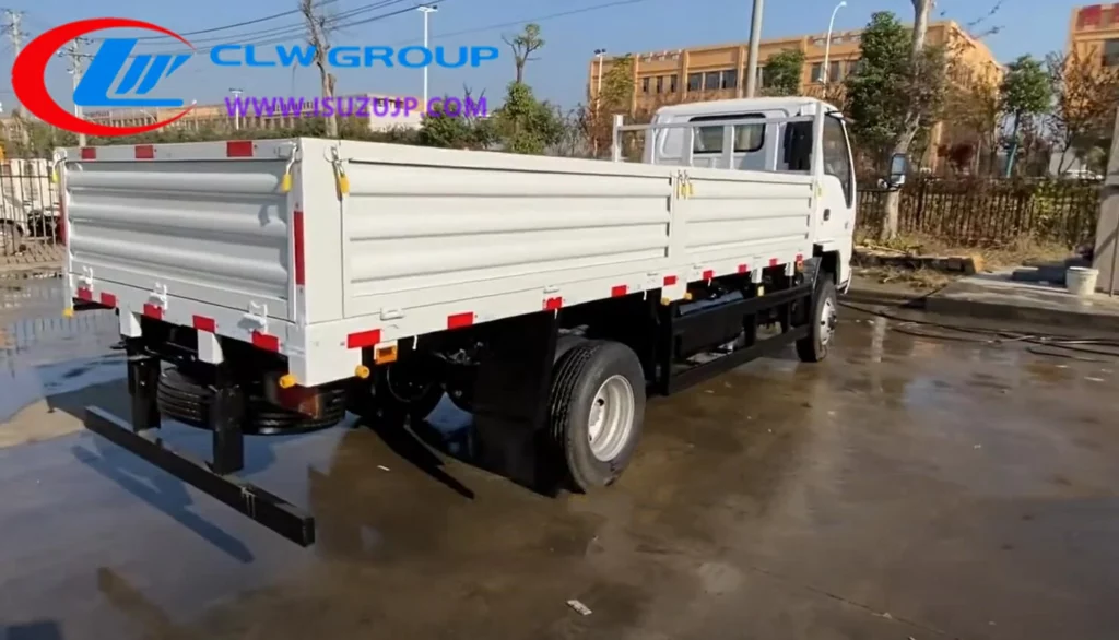 4x4 Isuzu NKR  cargo truck
