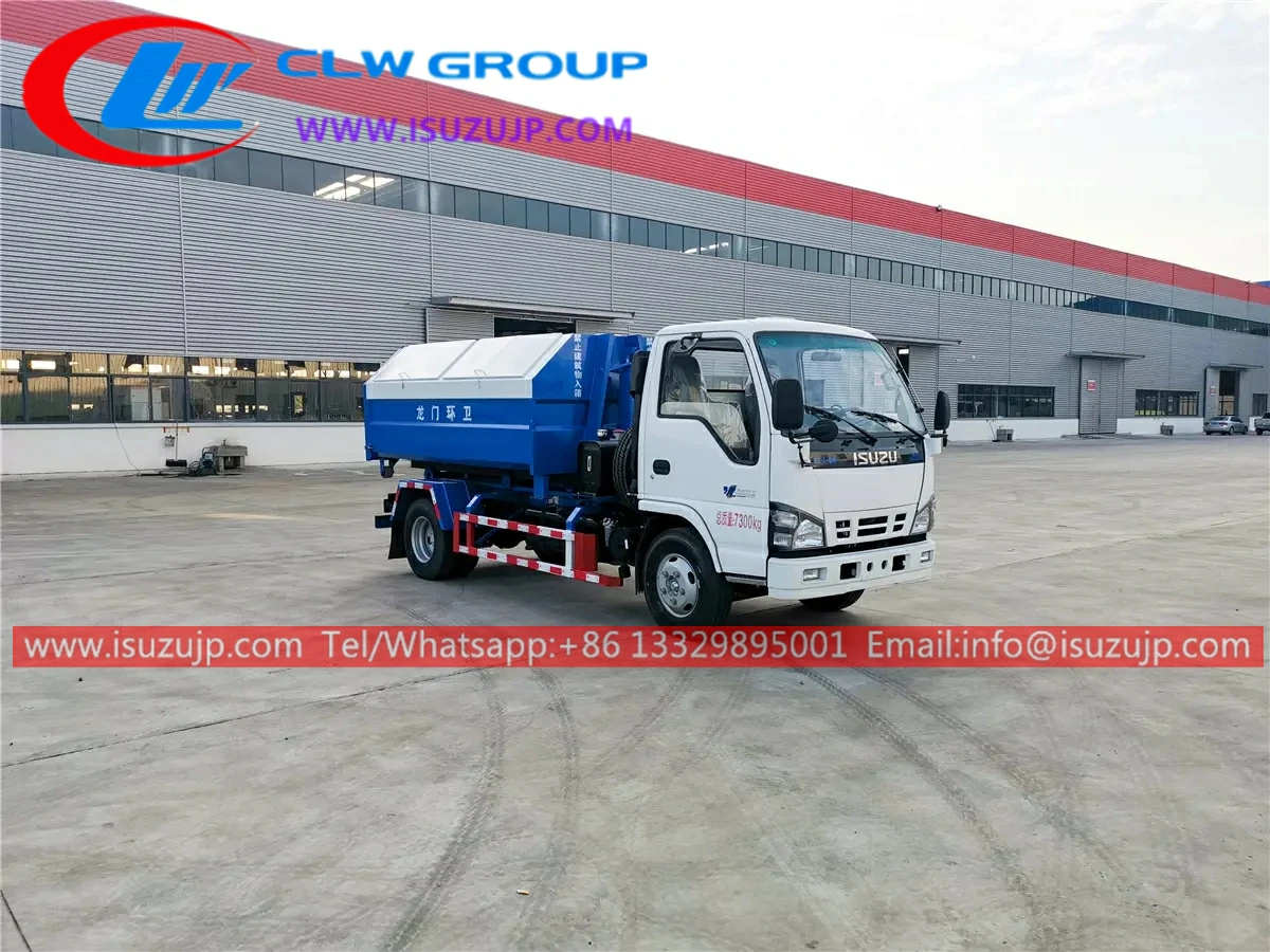 Isuzu 5m3 dumpster hook truck