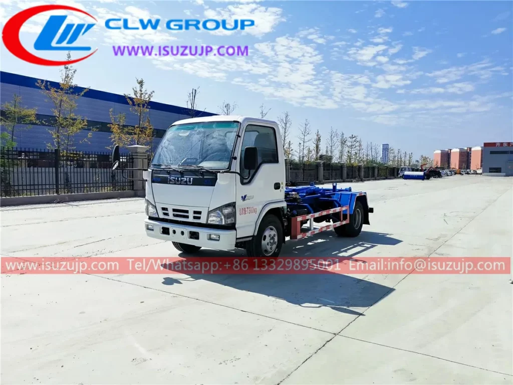 Isuzu 5 ton hook bin truck