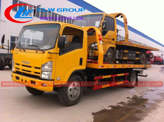 Isuzu light flatbed tow truck exported to Vietnam