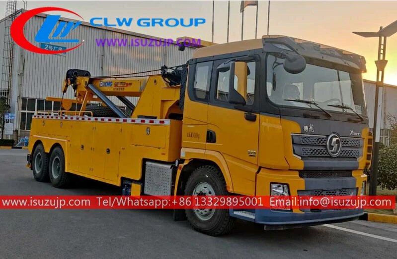 Shacman X3000 heavy duty truck towing Azerbaijan