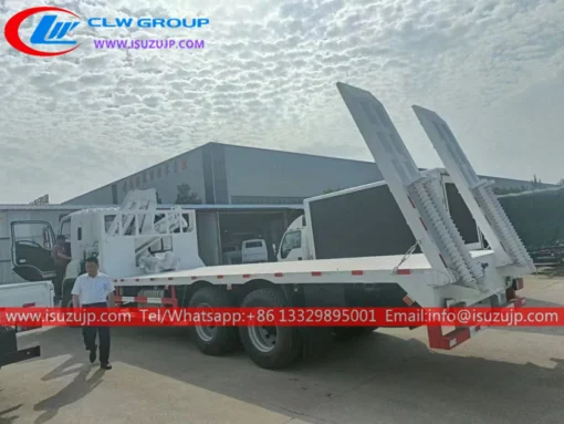 10 wheel Isuzu flatbed mounted crane