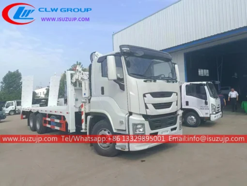 10 wheel Isuzu flatbed with boom