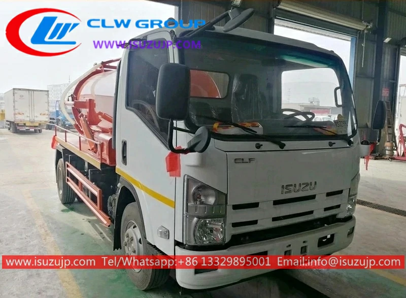 Batch delivery of Isuzu 4000L sewer pump truck used in rural toilet renovation