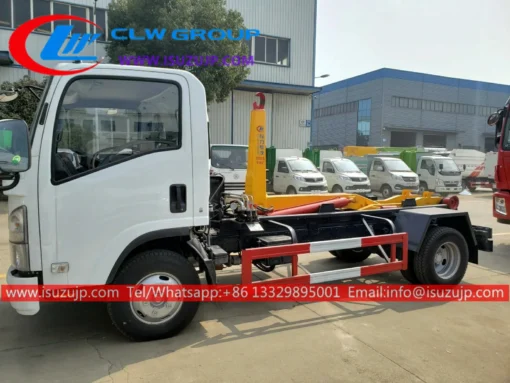 ISUZU 5 tonne hook bin garbage truck