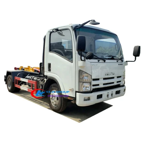 ISUZU KV100 5м3 выкатывает мусоровоз