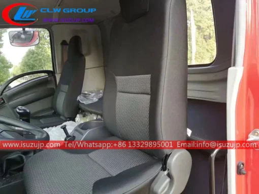 Tempat tidur datar tugas berat Isuzu dengan derek