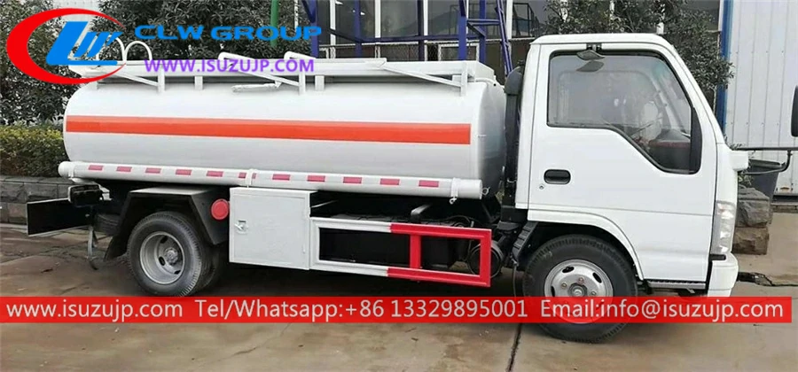 Isuzu mini 3000liters oil tanker trucks