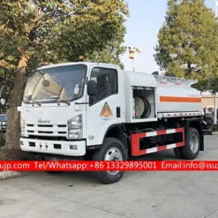 4x4 Isuzu ELF all terrain 4000liters oil refueling truck