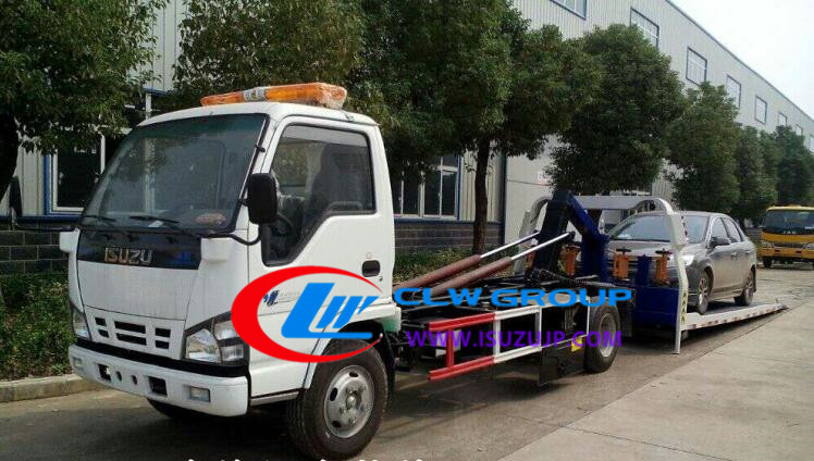 ISUZU-full-down-landed-tow-truck