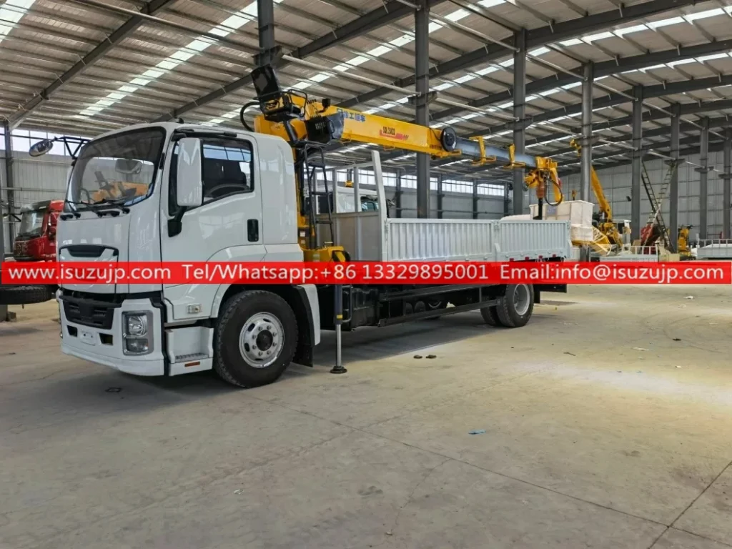 Isuzu 8 tons knuckle boom truck with Auger Drilling Device and two-man basket