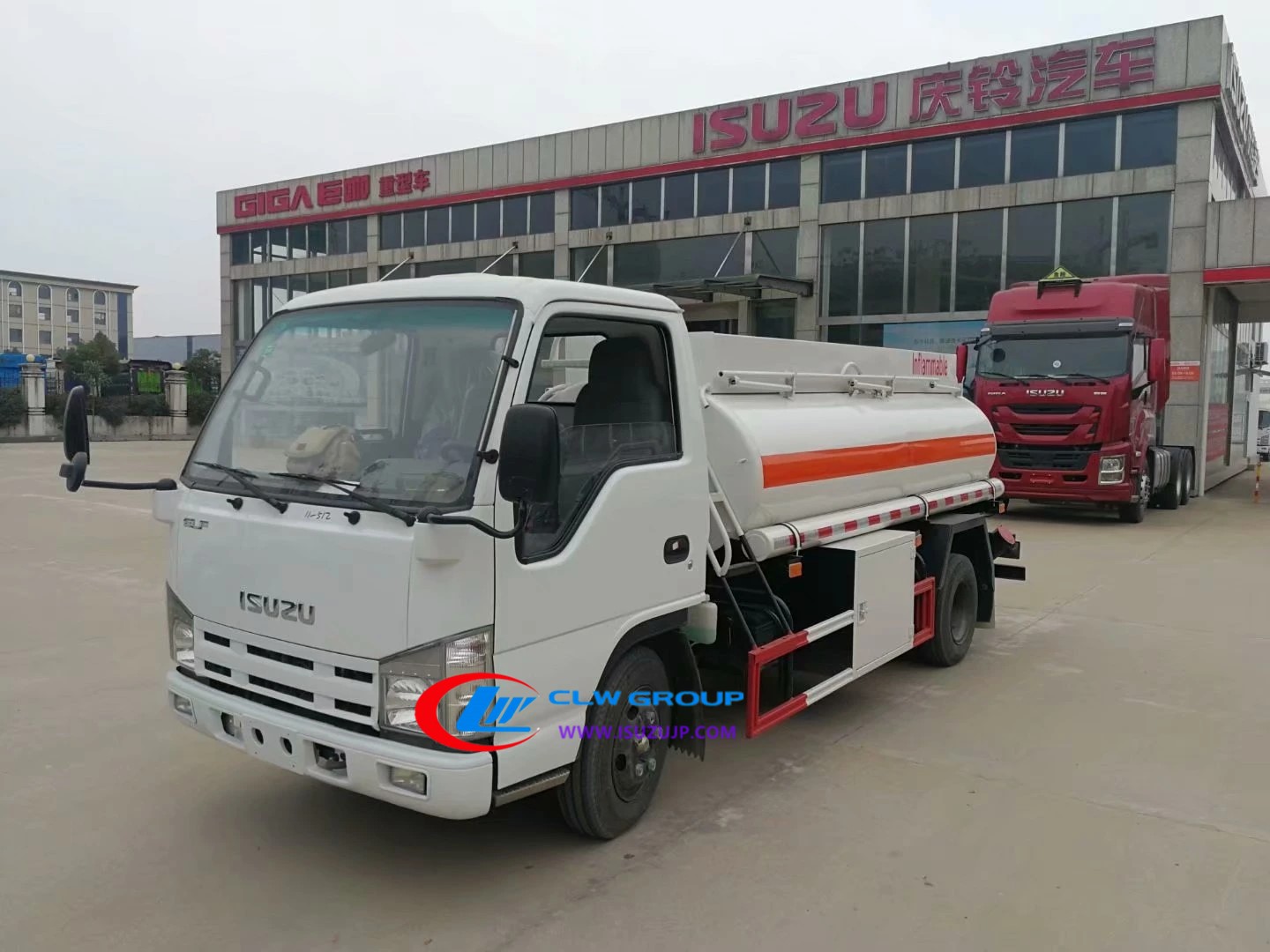 small-fuel-dispenser-truck