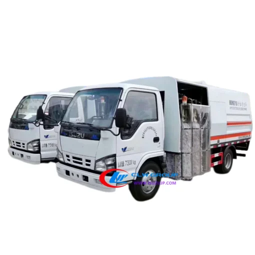 ISUZU NKR 4000liters guardrail cleaning truck