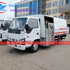 ISUZU NKR 4000liters guardrail cleaning truck for sale