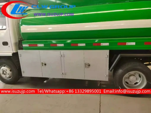 Satılık ISUZU 120HP 4t yakıt dağıtım kamyonları