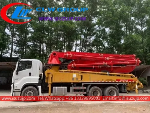 10 ban Isuzu GIGA 52 meter pompa beton yang dipasang di truk