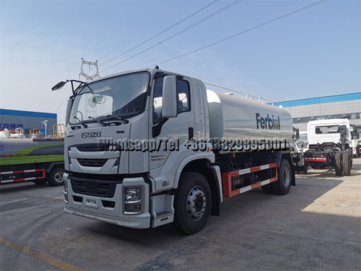 6 টায়ার Isuzu GIGA 12 টন জলের ট্যাঙ্কার ট্রাক 30m কুয়াশা কামান সৌদি আরবে বিক্রি হচ্ছে