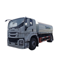 6 tyre Isuzu GIGA 12 ton water tank truck with 30m fog cannon on sale in saudi arabia