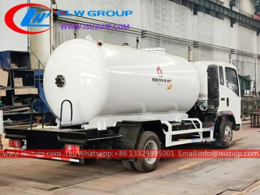 Xe tải phân phối khí lpg di động ISUZU NP Forward 2000 gallon