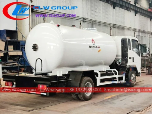 Camión dispensador de gas lpg móvil ISUZU NP Forward de 2000 galones