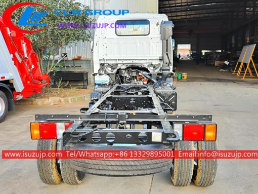 Ibinebenta ang 4x4 ISUZU offroad truck chassis (2)