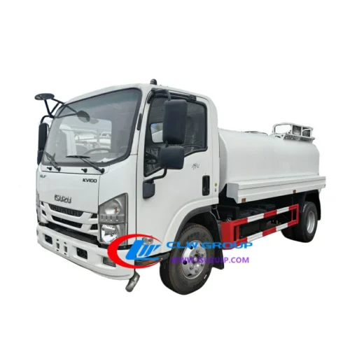 Camión transportador de agua potable ISUZU NMR de 5000 litros a la venta en Ghana