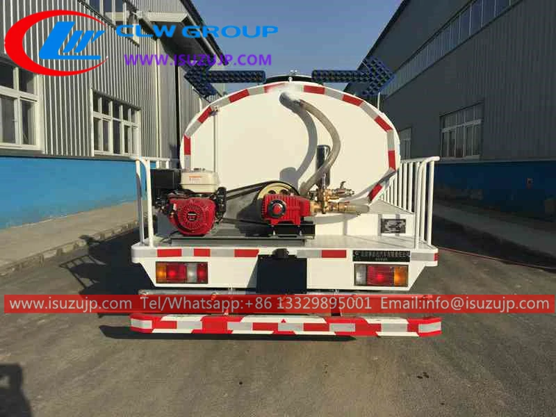 Isuzu 600P 4000liters water sprinkler truck in UAE